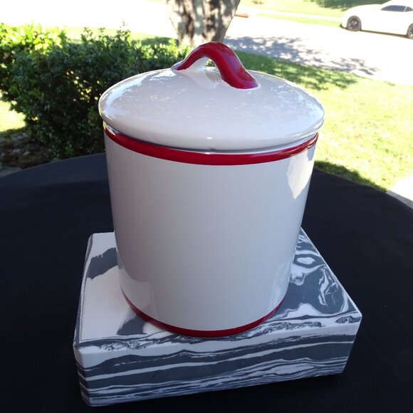 White and Red Country Style Cookie Jar New - Picture 4 of 10